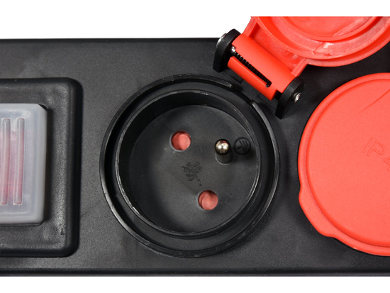 PRZEDŁUŻACZ LISTWA ZASILAJĄCA WARSZTATOWA IP 44 CZTERY GNIAZDA Z UZIEMIENIEM WYŁĄCZNIK 3M 1,5MM2