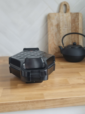 GOFROWNICA DO GOFRÓW BĄBELKOWYCH 700W